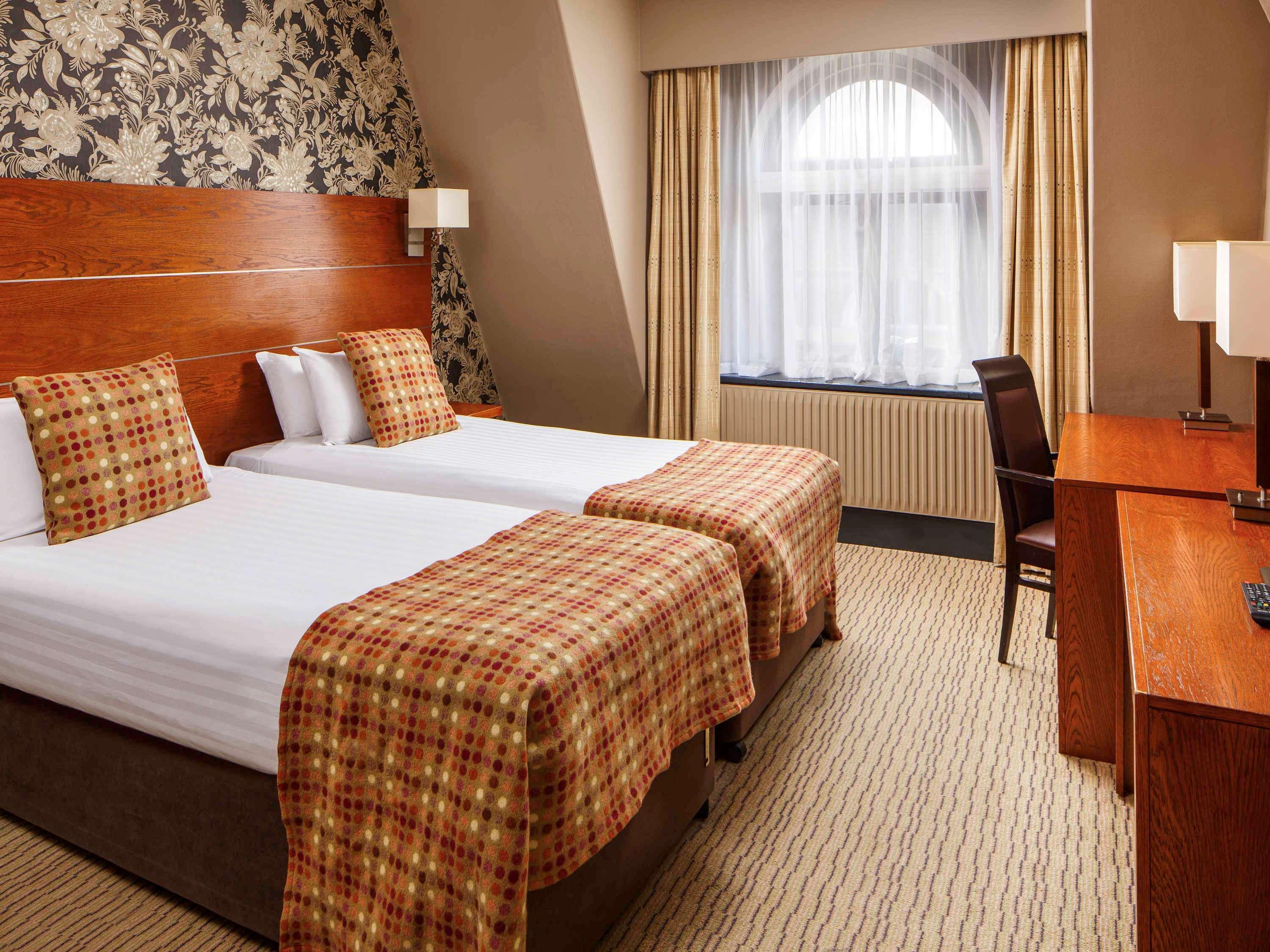 Mercure Leeds Parkway Hotel Exteriör bild