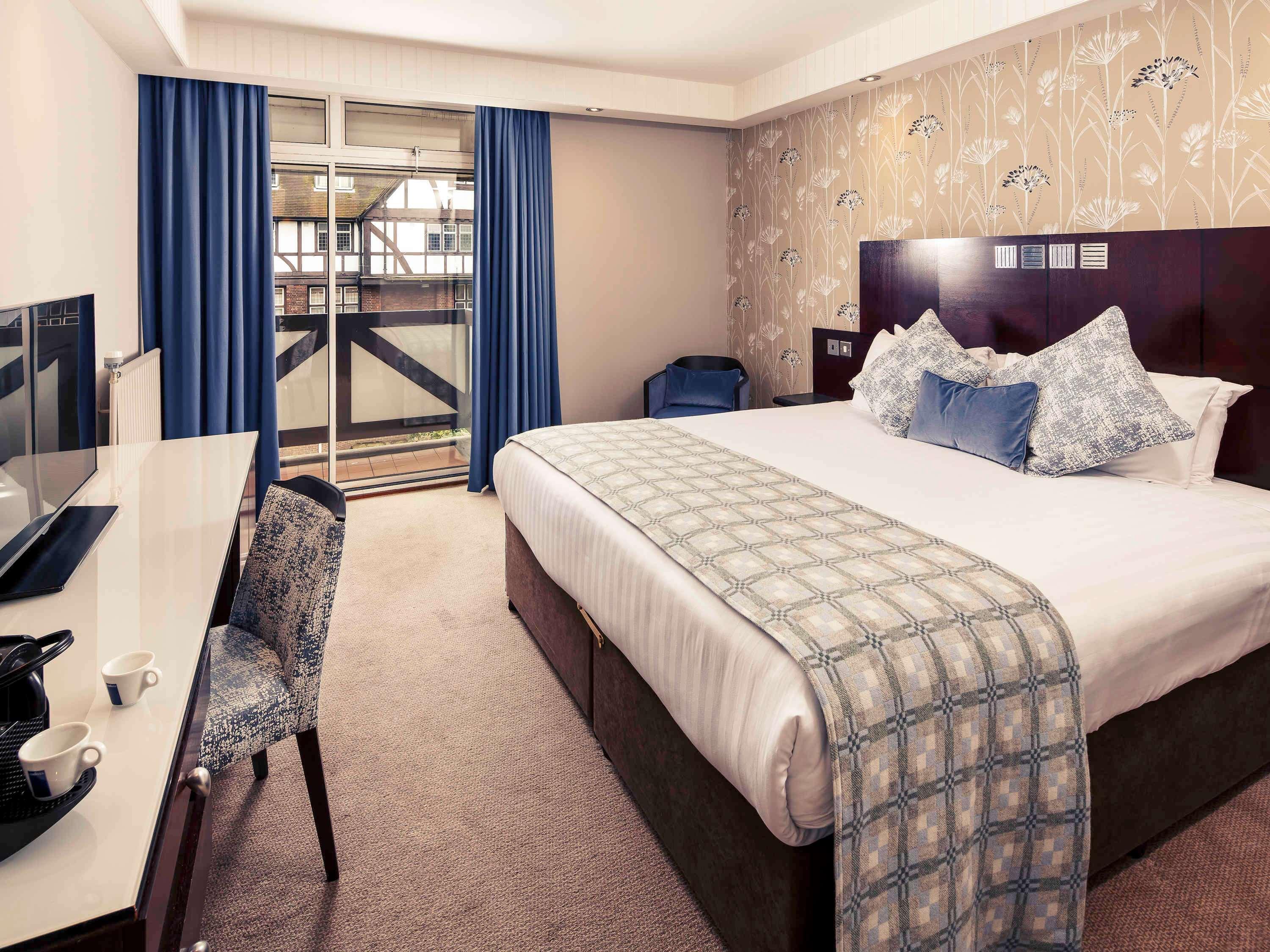 Mercure Leeds Parkway Hotel Exteriör bild