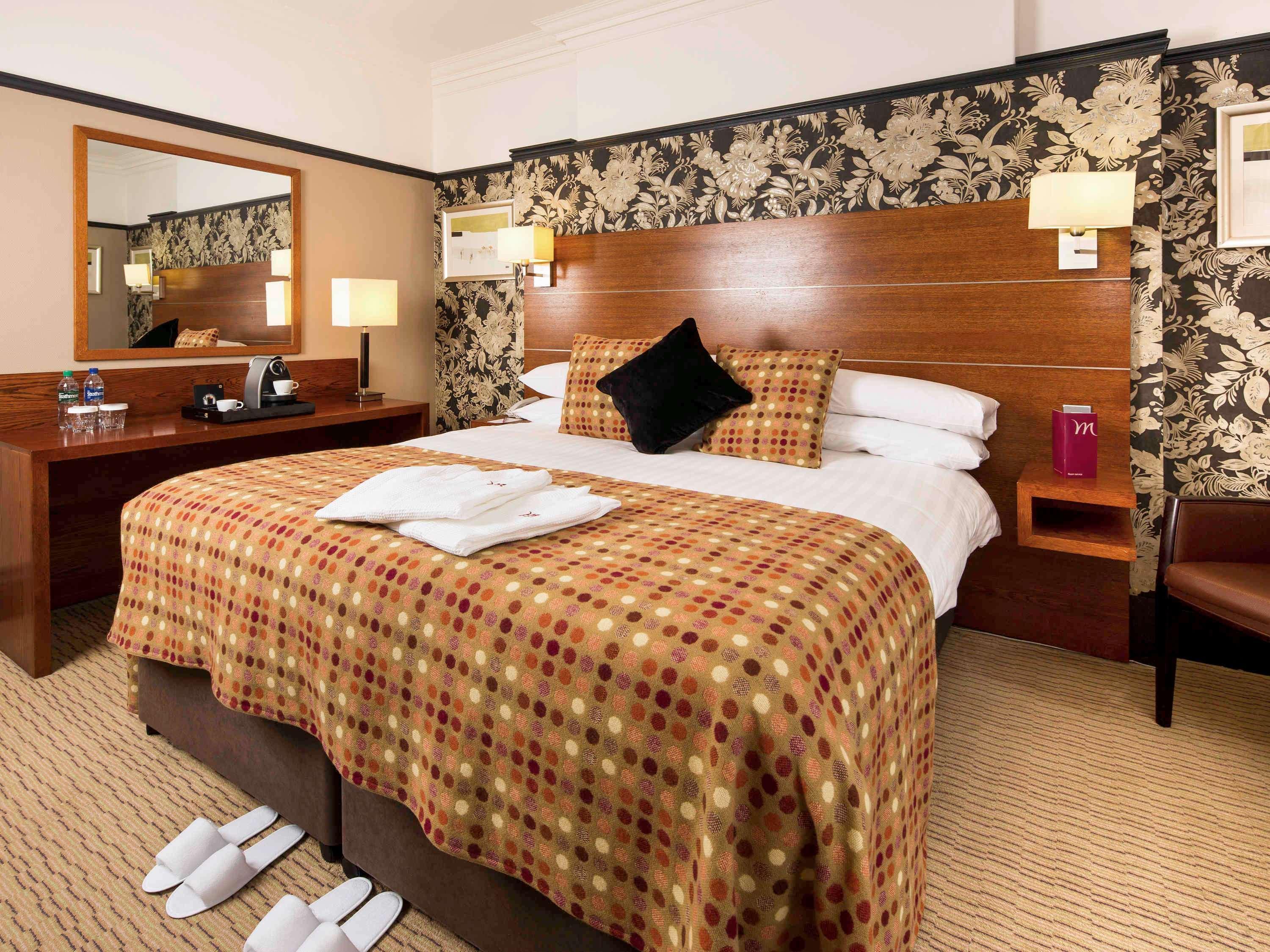 Mercure Leeds Parkway Hotel Exteriör bild