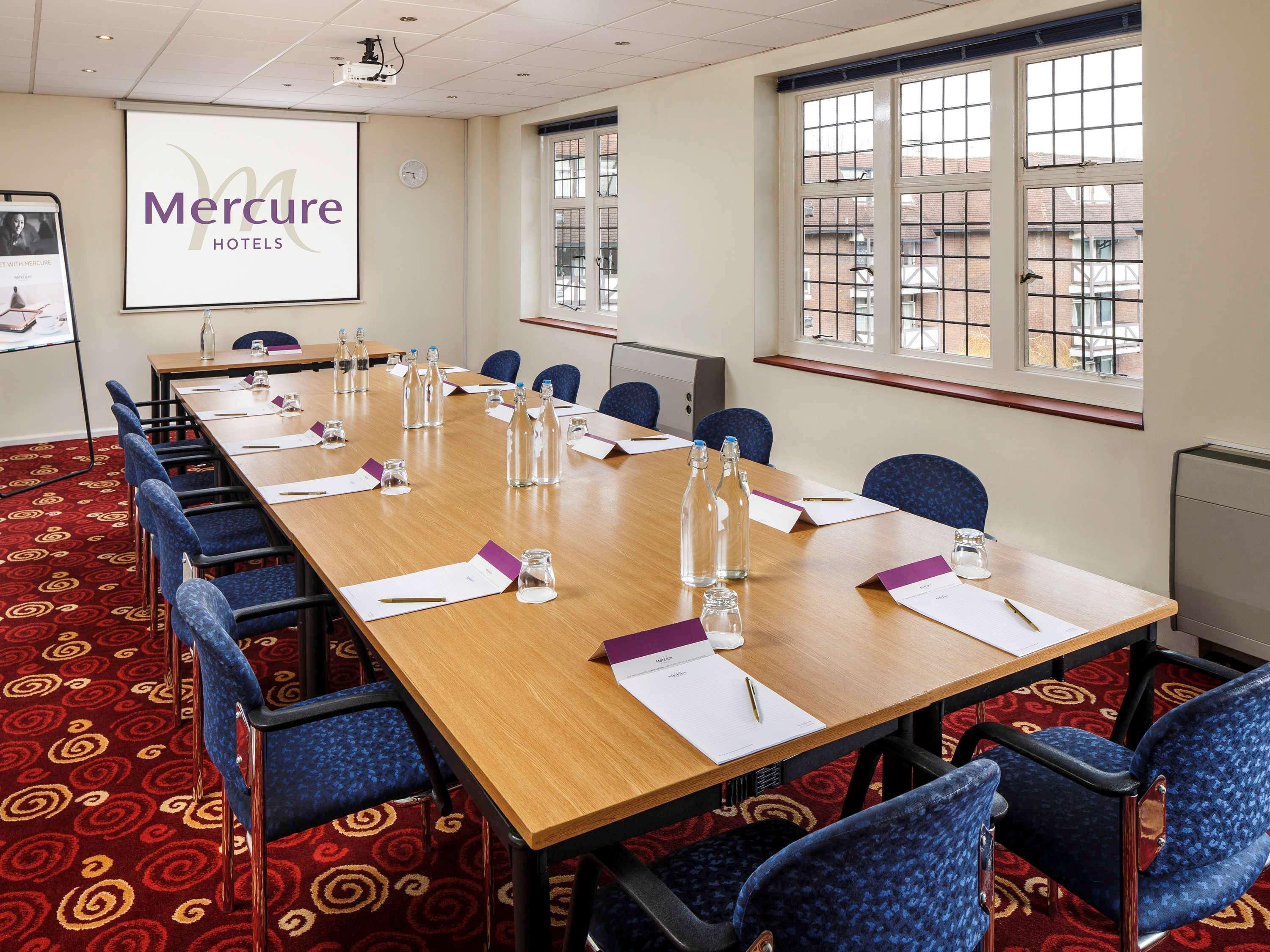 Mercure Leeds Parkway Hotel Exteriör bild