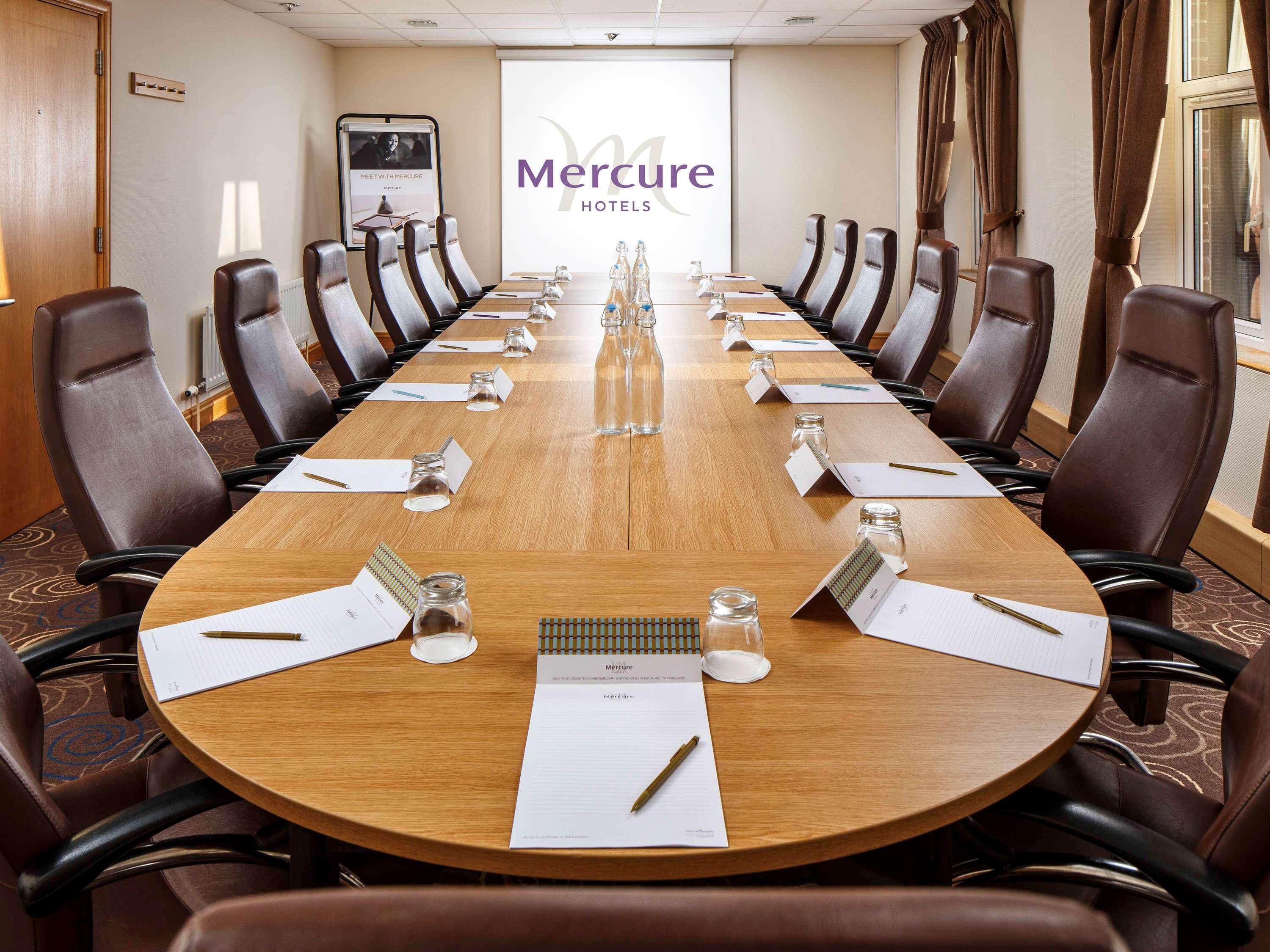 Mercure Leeds Parkway Hotel Exteriör bild