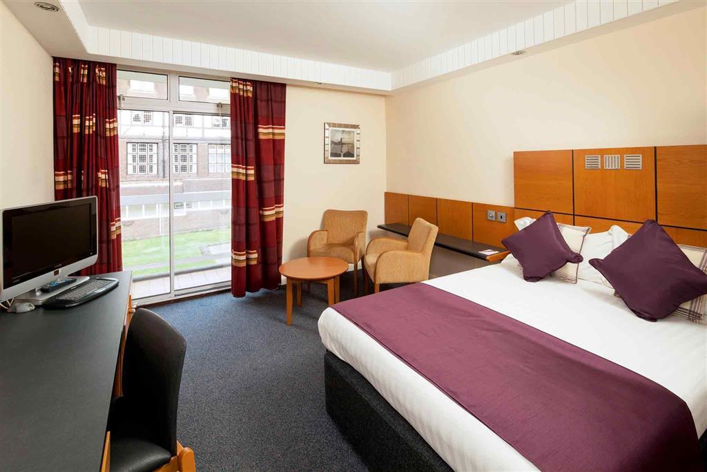 Mercure Leeds Parkway Hotel Exteriör bild