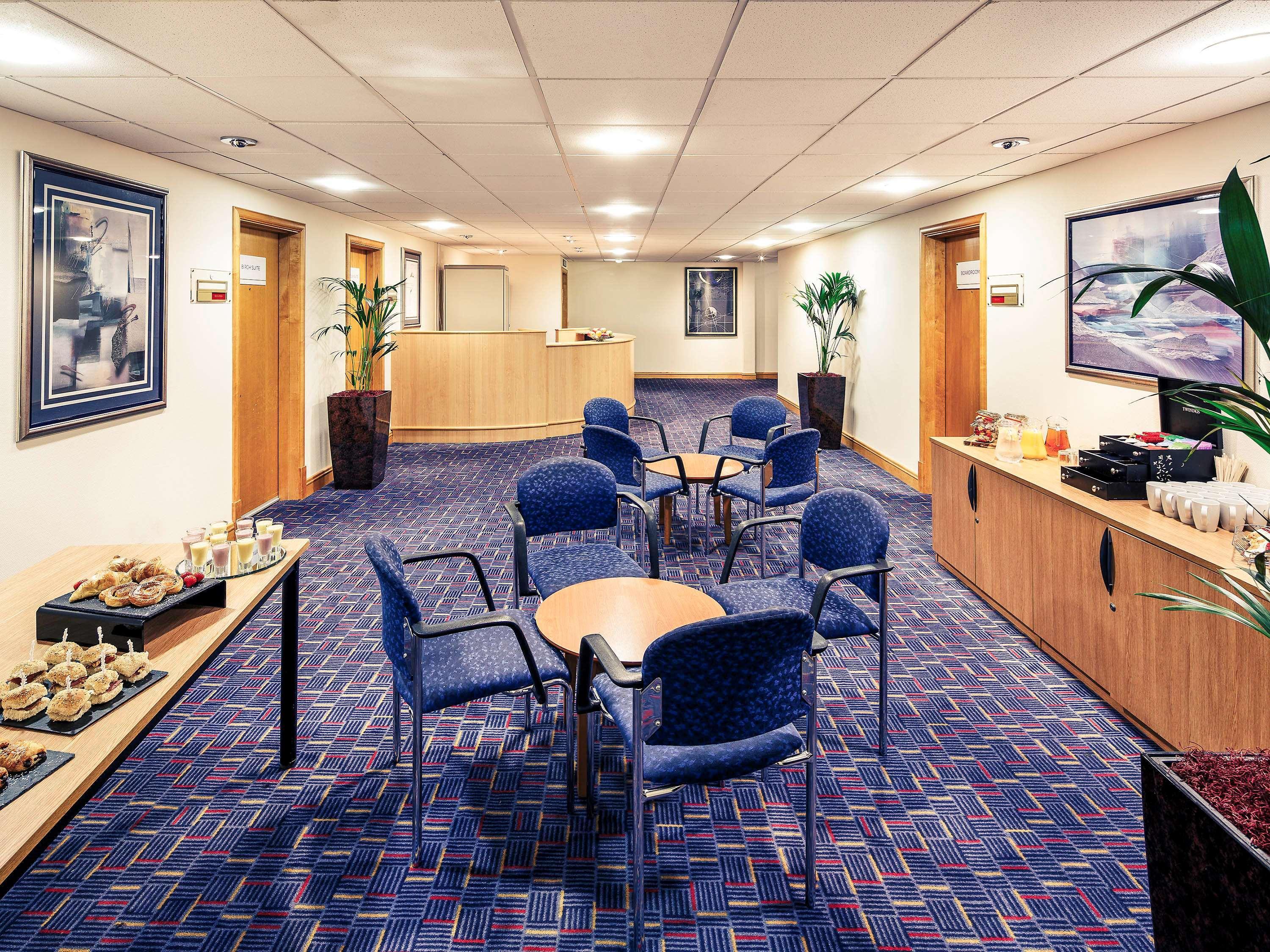 Mercure Leeds Parkway Hotel Exteriör bild