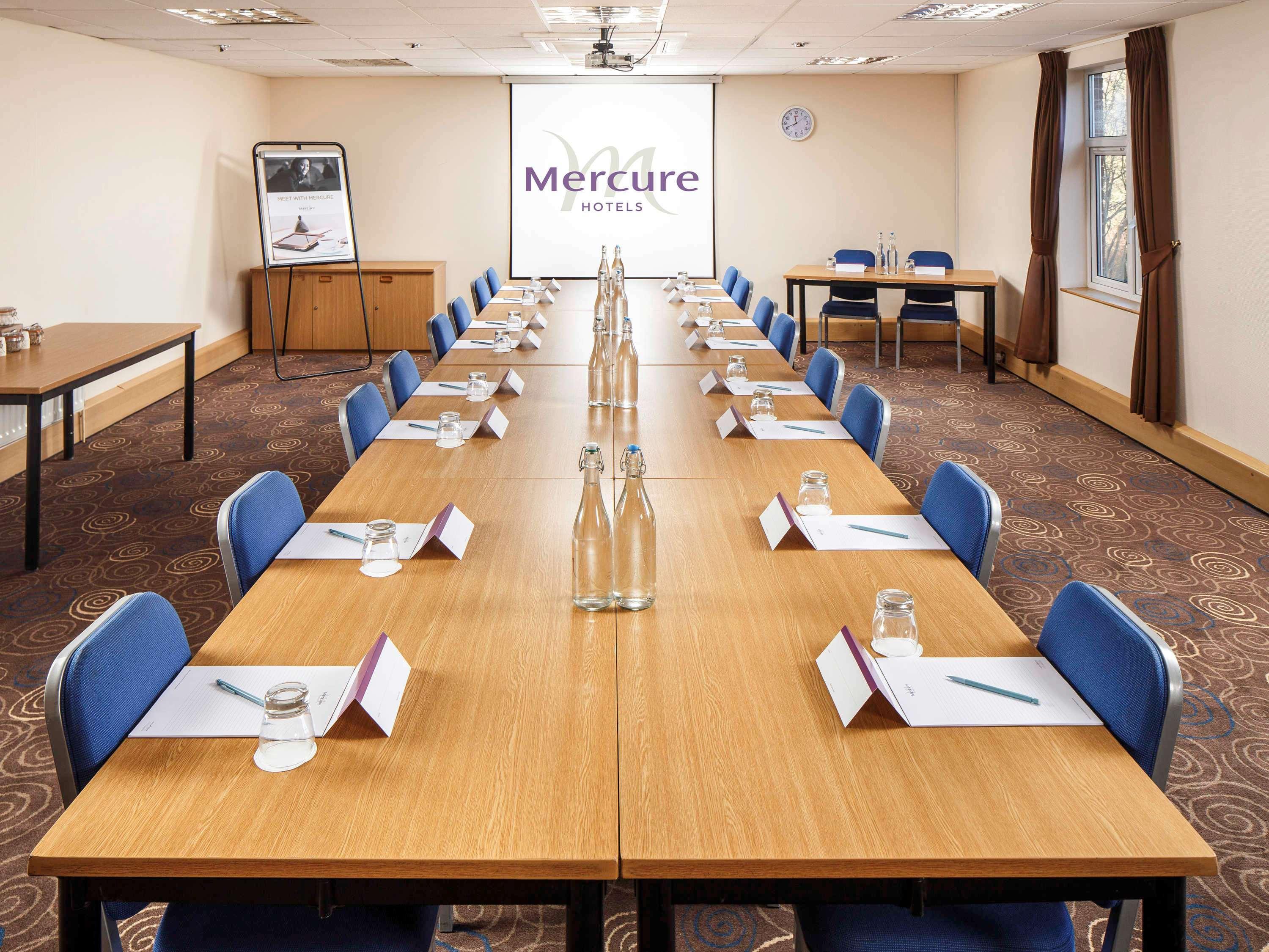 Mercure Leeds Parkway Hotel Exteriör bild