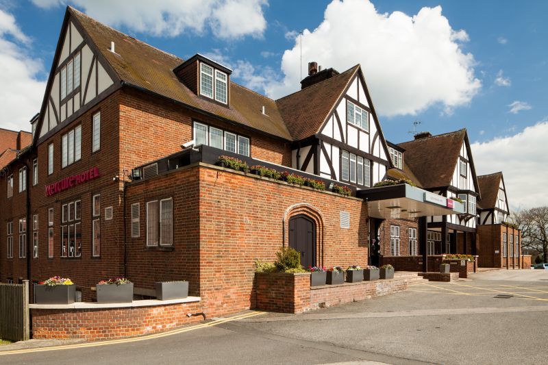 Mercure Leeds Parkway Hotel Exteriör bild