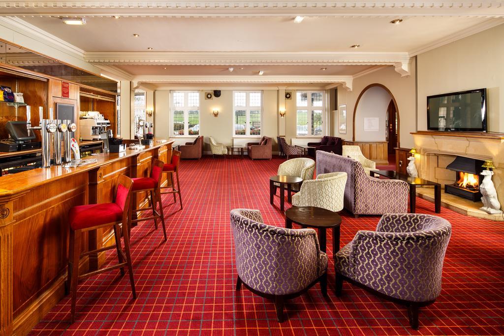 Mercure Leeds Parkway Hotel Exteriör bild